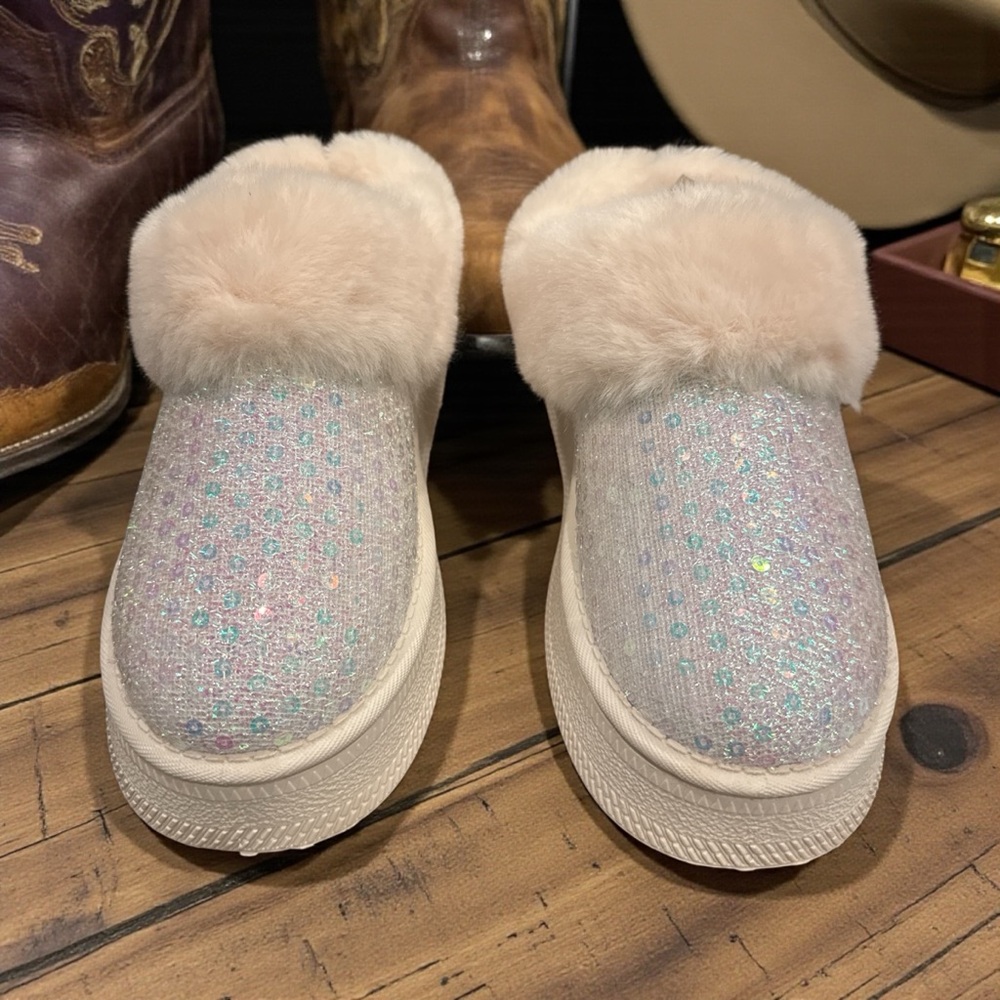NWT Cozy Glitter  Sequined Fur-Lined Women's Slippers